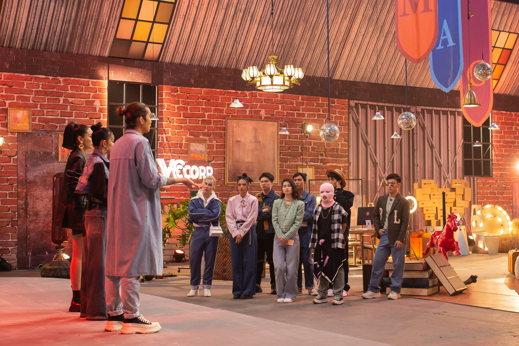 The contestants of KOC VIETNAM 2022 continued the drama that surprised BB Tran and Chau Bui - Photo 1.