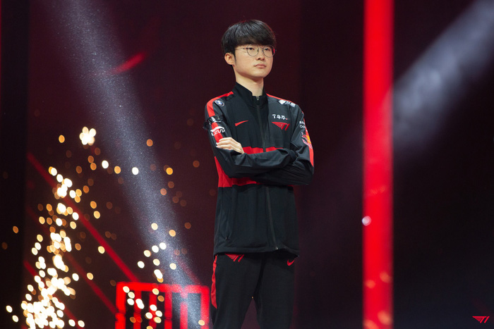 Put on the balance to compare the 4 hottest mid laners MSI 2022 - Photo 1.