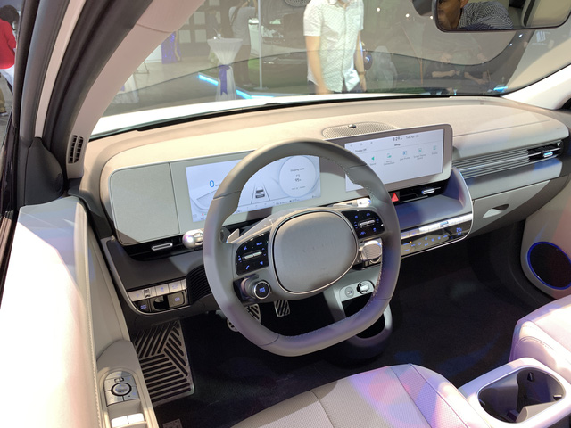Hyundai Ioniq 5 ra mắt Việt Nam, th&aacute;ch thức Kia EV6 v&agrave; loạt xe VinFast - Ảnh 8.