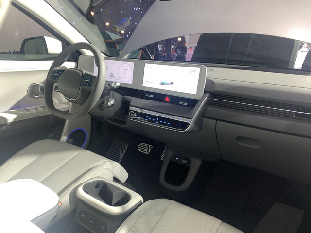Hyundai Ioniq 5 ra mắt Việt Nam, thách thức Kia EV6 và loạt xe VinFast - Ảnh 9.