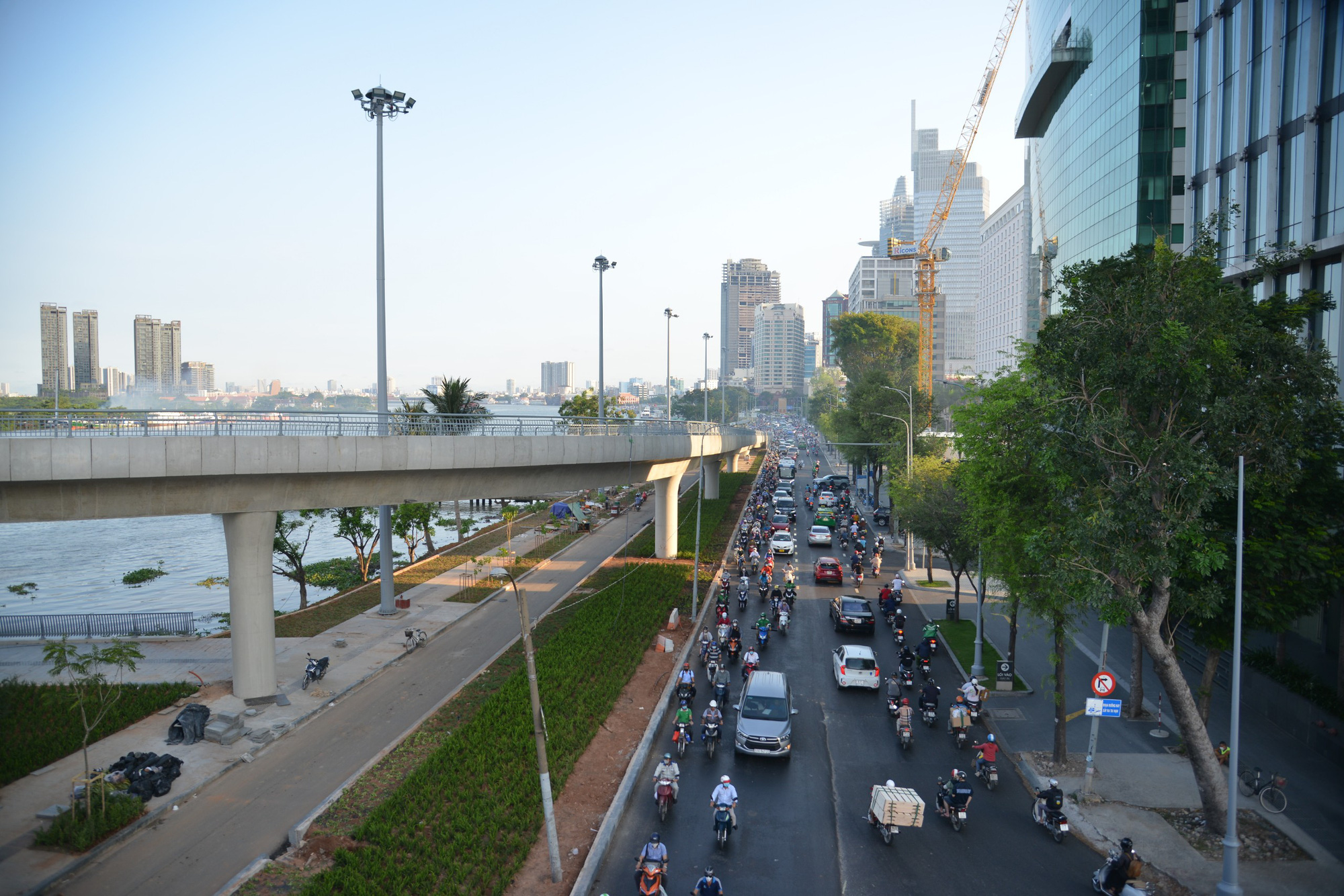 Ho Chi Minh City officially opened Thu Thiem 2 bridge after 7 years of construction - Photo 7.