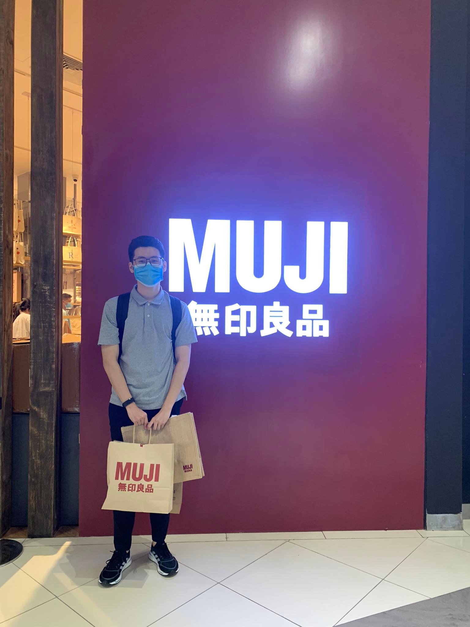 MUJI opened the 3rd store at Aeon Mall Long Bien: People lined up long since early in the morning, too many beautiful clothes with great deals from 199k - Photo 11. MUJI opened the 3rd store at Aeon Mall Long Bien: People lined up long since early in the morning, too many beautiful clothes with great deals from 199k - Photo 11.