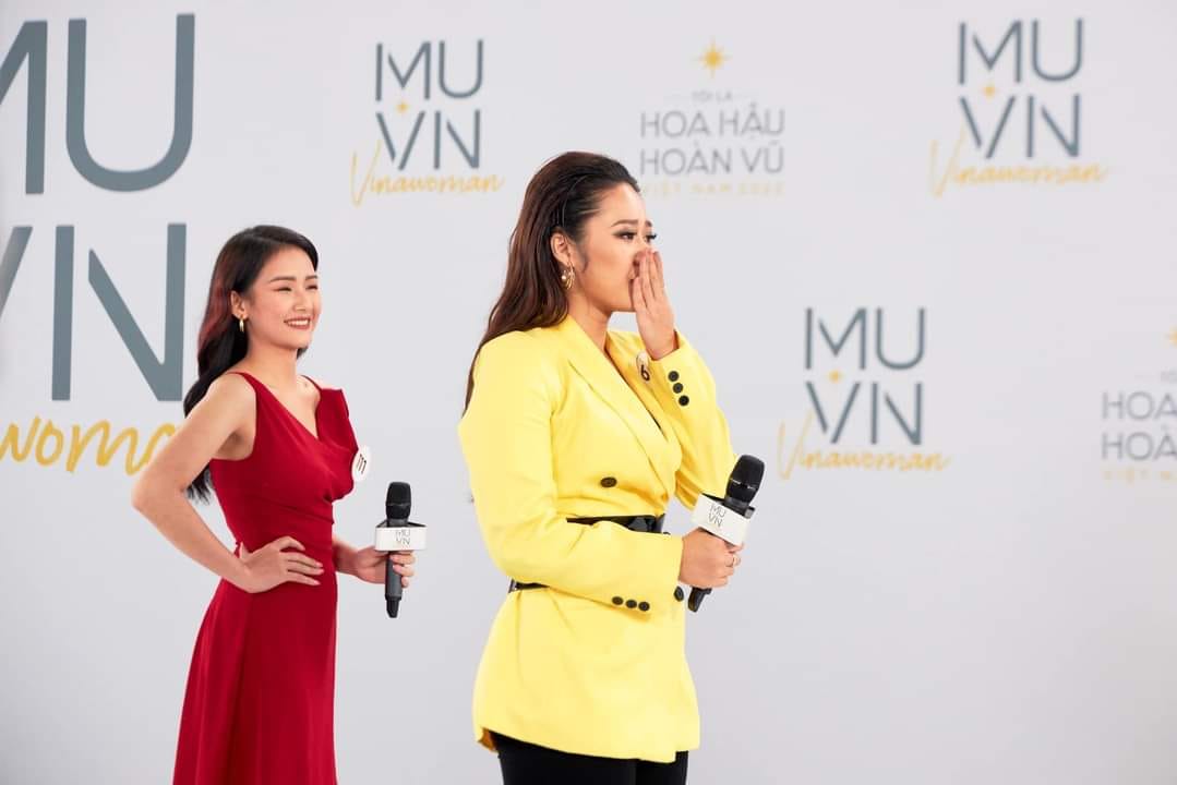 The female MC was criticized for being so fat online and in real life: Wearing 12cm shoes, practicing dancing and catwalking every day to compete in Miss - Photo 6.