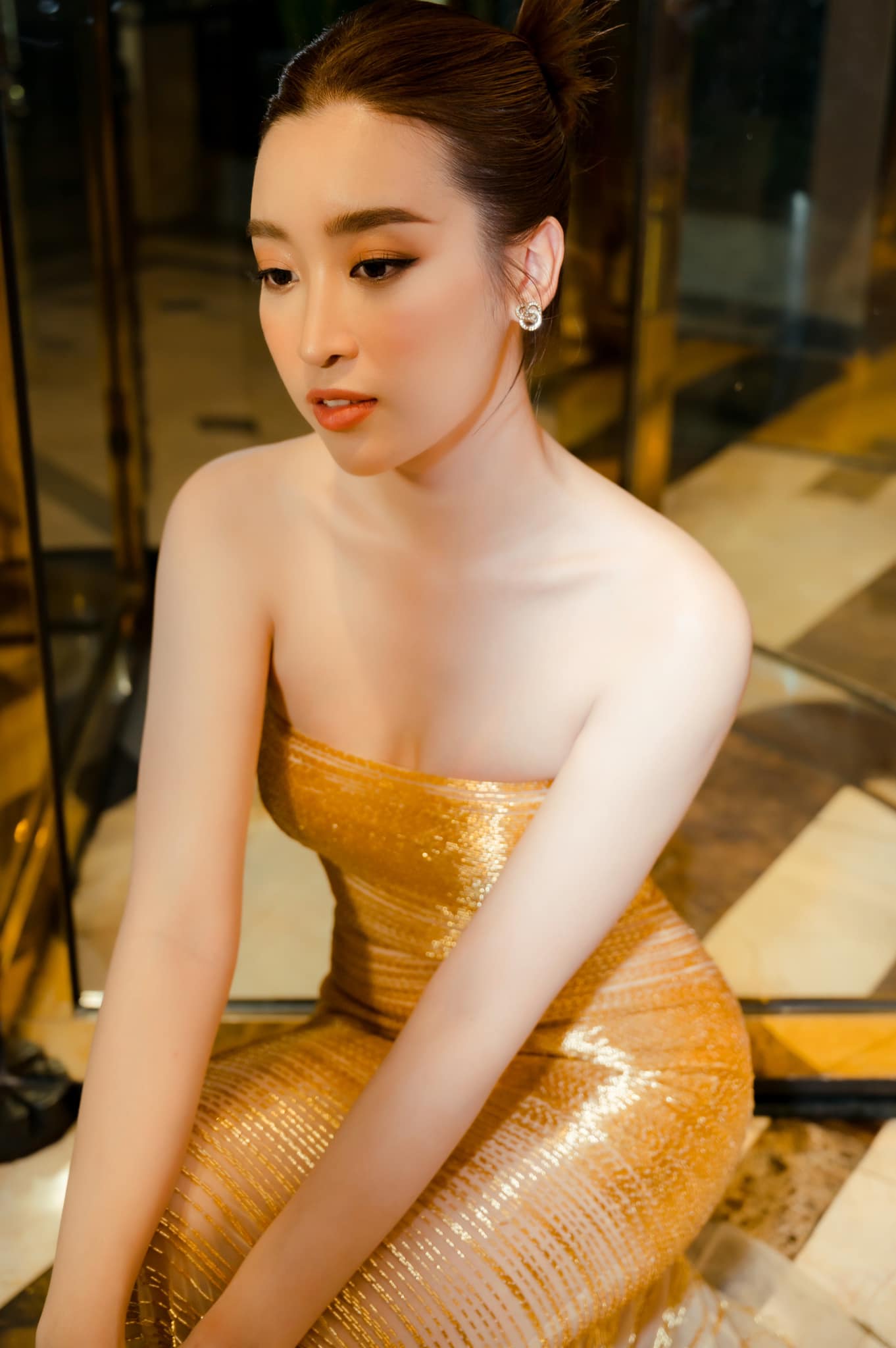 Touching the skirt with Luong Thuy Linh, is Miss Do My Linh less competitive? - Photo 3. Touching the skirt with Luong Thuy Linh, is Miss Do My Linh less competitive? - Photo 3.