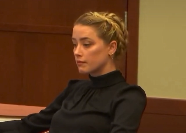 Amber Heard's deep acting moment made 42 million people shiver in court: No wonder Johnny Depp didn't dare look at her once!  - Photo 5.