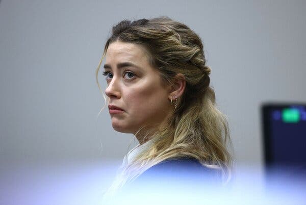 Amber Heard's deep acting moment made 42 million people shiver in court: No wonder Johnny Depp didn't dare look at her once!  - Photo 1.