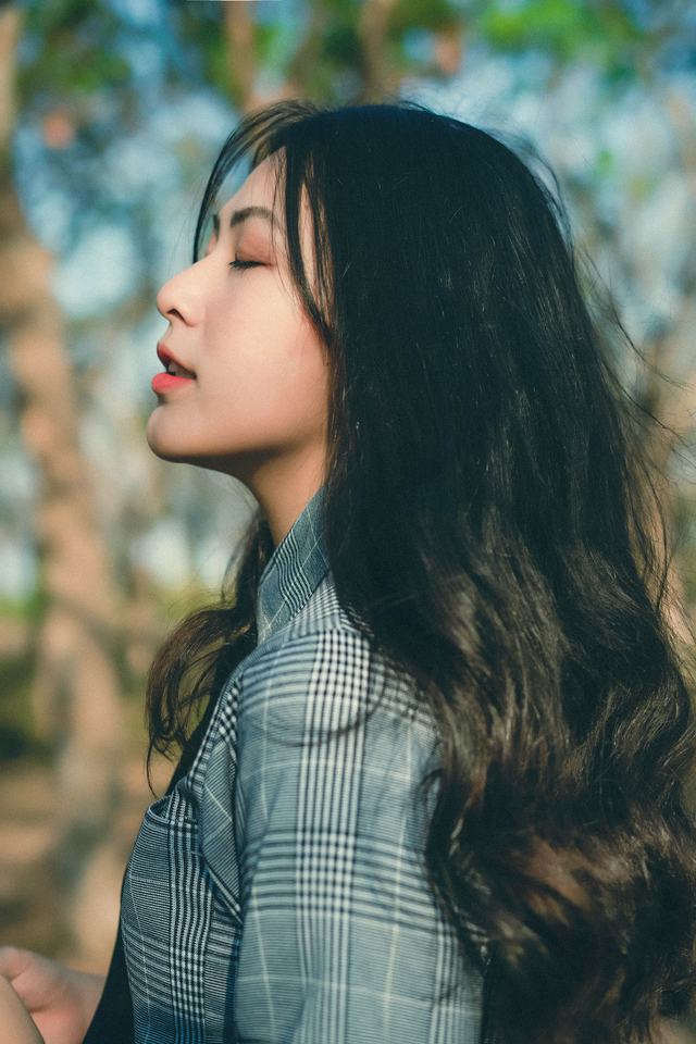 Chẳng cần gi&agrave;y cao g&oacute;t, nữ MC hiền nhất VCS vẫn &ldquo;tỏa s&aacute;ng&rdquo; theo c&aacute;ch của ri&ecirc;ng m&igrave;nh - Ảnh 5.