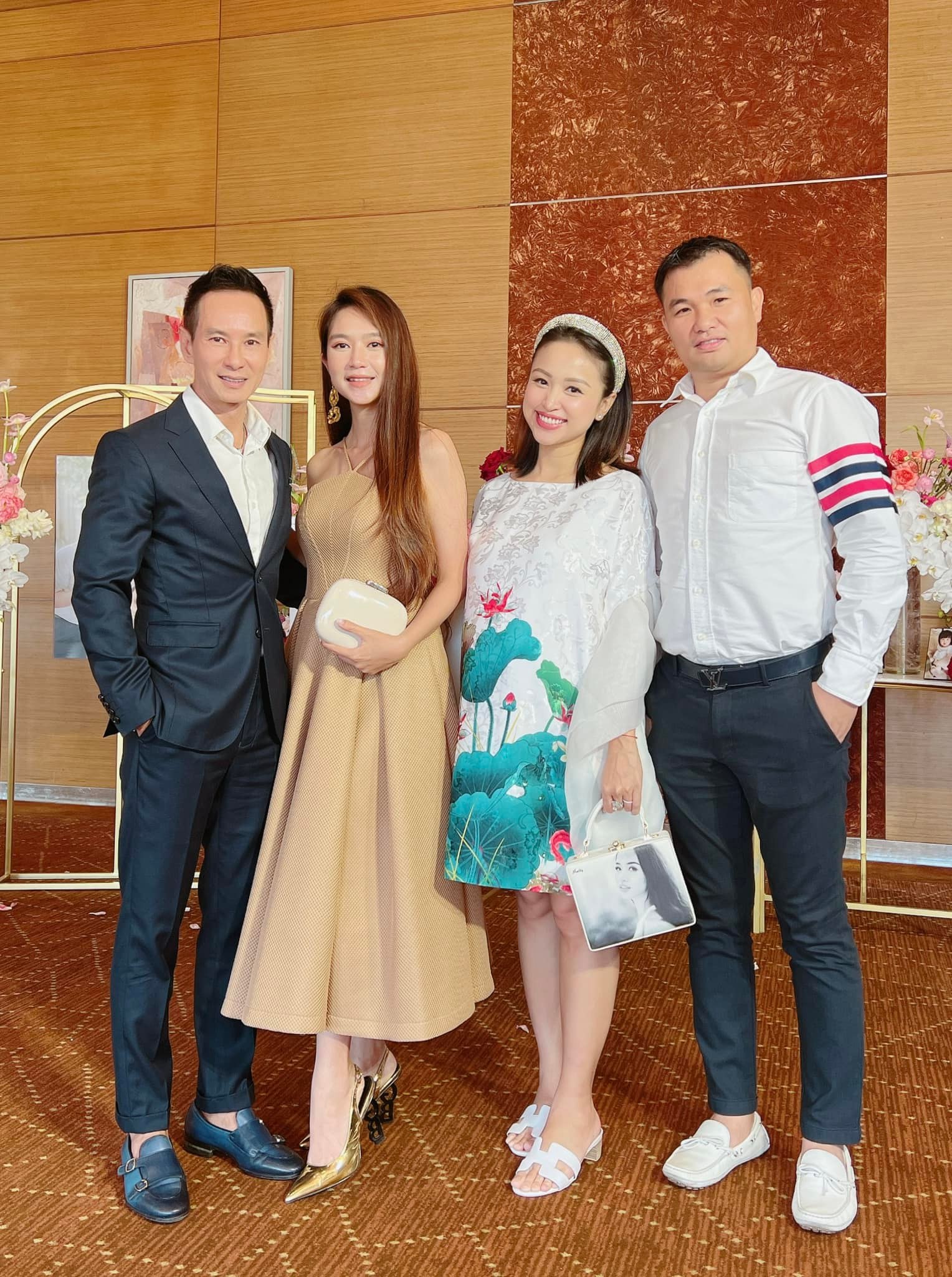 Wedding with all-star Vbiz guests: Ly Hai - Minh Ha loving couple, Thanh Van Hugo showing off her pregnant figure - Photo 4.