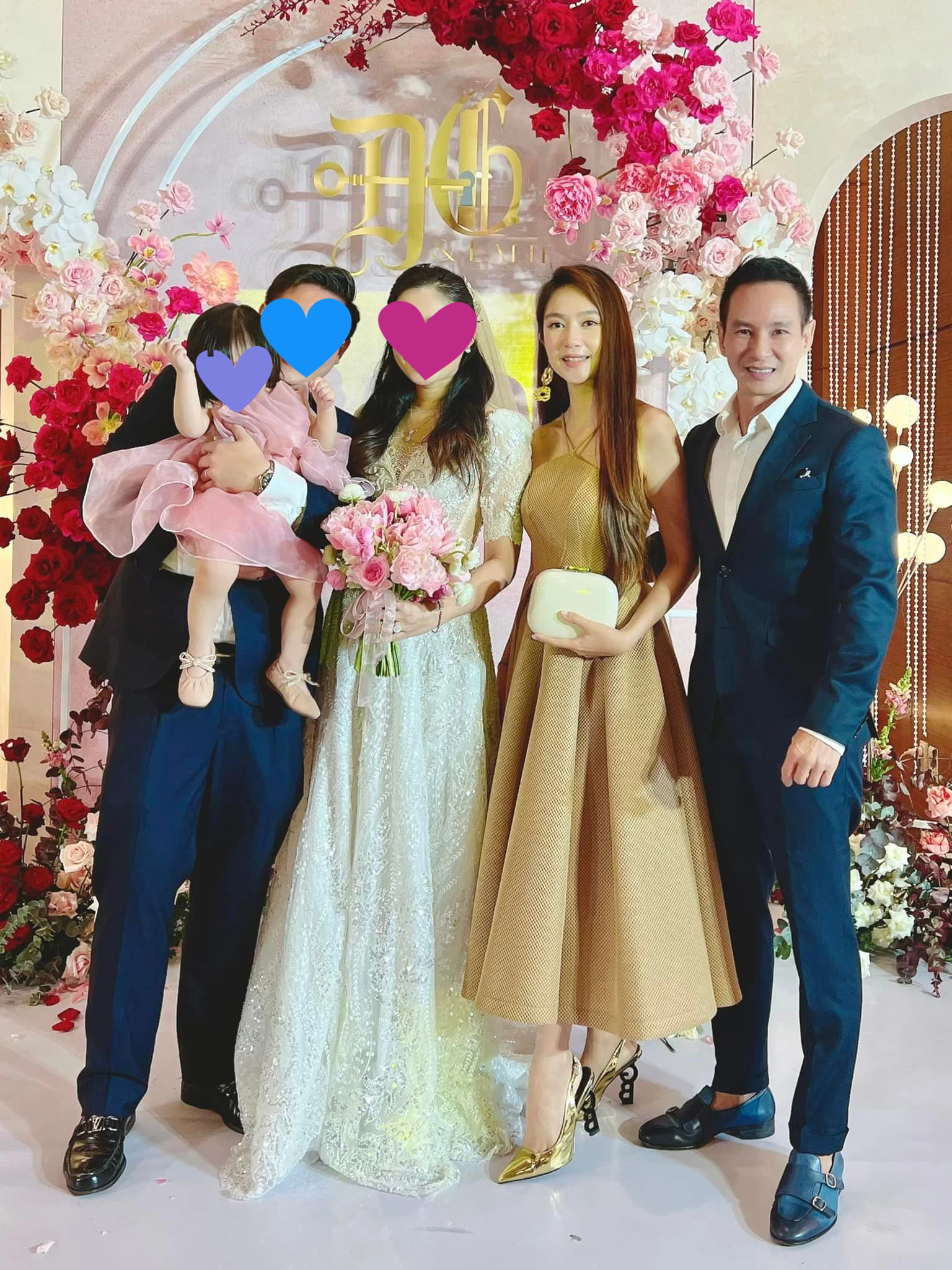 The wedding has a star-studded guest lineup Vbiz: Ly Hai couple - Minh Ha is in love, Thanh Van Hugo shows off her pregnant figure - Photo 3.