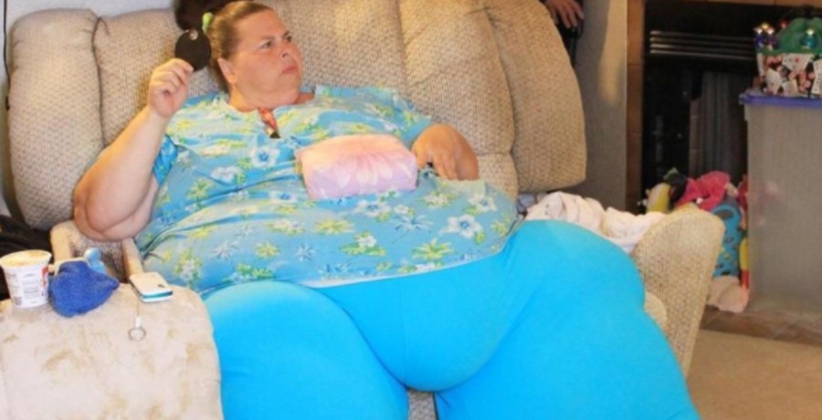 The fattest woman on the planet weighing 302kg can only walk with a shock 