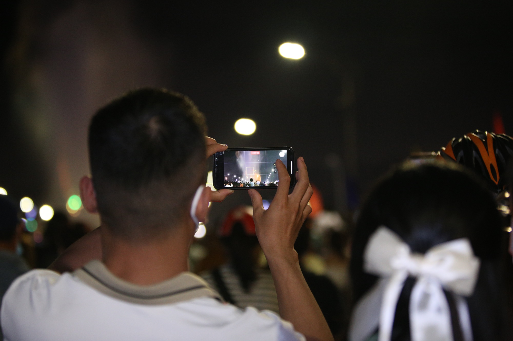 Không khí tối 30/4: Tất cả các điểm du lịch chỉ thấy dòng người ken đặc - Ảnh 7.