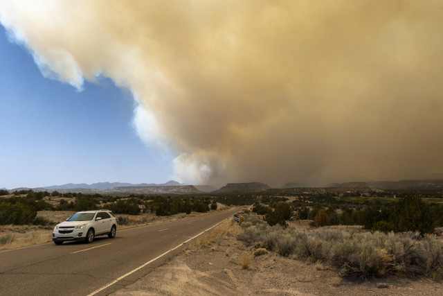 Mỹ: Cháy rừng kỷ lục bùng phát ngoài tầm kiểm soát ở bang New Mexico - Ảnh 1.