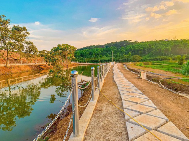 Tôi có một hội những người chị thích MUA ĐẤT VÌ VIEW, dù con chưa vào tiểu học nhưng đã hoàn tất bộ sưu tập đất ngắm hồ, ngắm núi dưỡng già - Ảnh 3.