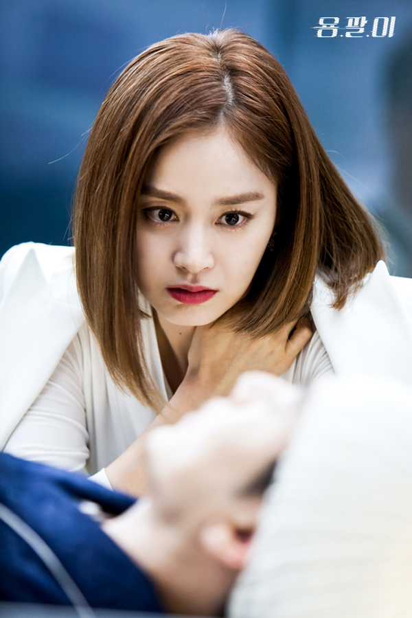 Điên nữ Seo Ye Ji và biểu cảm lạnh băng trông cực đáng sợ trong phim mới: Nhưng so với Kim Tae Hee của Yong Pal thì sao? - Ảnh 6.