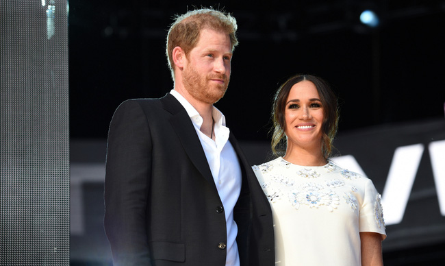 Người th&acirc;n cận với C&ocirc;ng nương Diana đưa ra tuy&ecirc;n bố khiến vợ chồng Meghan bị cười ch&ecirc;, kh&ocirc;ng n&oacute;i n&ecirc;n lời - Ảnh 2.
