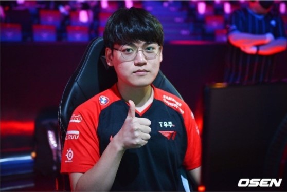 Winning the LCK with an unbeaten record, the T1 squad is a bright candidate to represent Korea at the 2022 Asian Games - Photo 10.