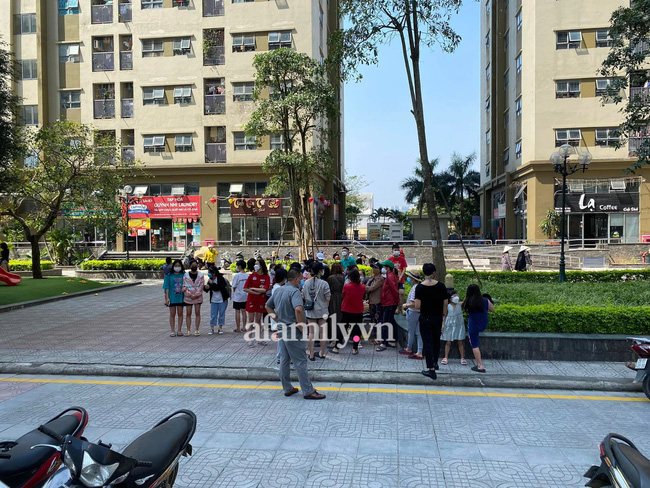 H&agrave; Nội: Một học sinh THCS rơi từ tầng cao chung cư tử vong thương t&acirc;m - Ảnh 4.