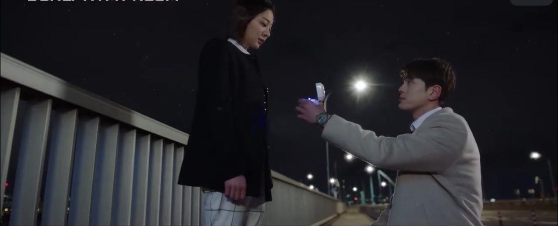 The A Business Proposal sub-pair has a light-emitting engagement ring box, how strange it turns out that Shopee sells for less than 100k - Photo 2. The A Business Proposal sub-pair has a light-emitting engagement ring box, how strange it turns out that Shopee sells for less than 100k - Photo 2.