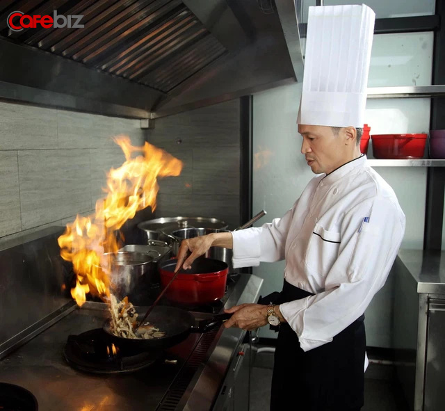 The magician of the kitchen revealed the hidden corner of his profession: From picking vegetables to earn 500 dong each, he became the chef who built the recipe of a large Vietnamese restaurant chain - Photo 3.