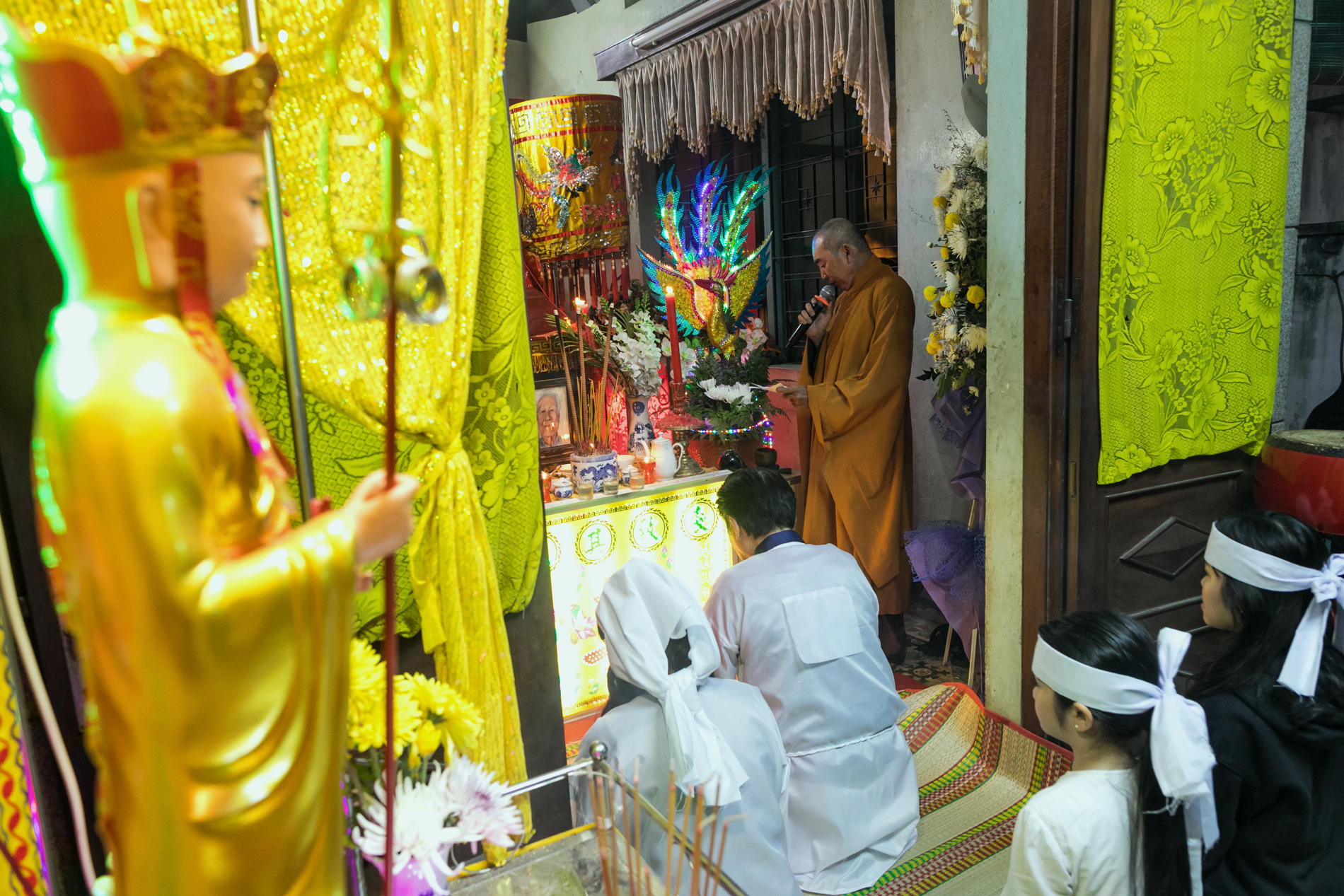 Đ&ecirc;m Tối Rực Rỡ: Phim Việt hay nhất 2022 m&agrave; chẳng cần ng&ocirc;i sao hạng A hay PR rầm rộ - Ảnh 2.