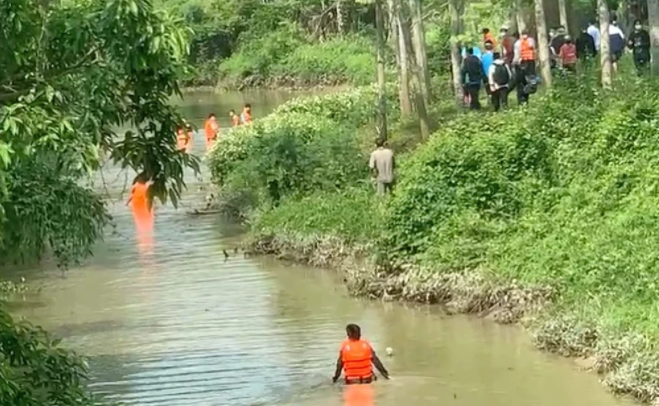 Vụ 5 nữ sinh đuối nước thương t&acirc;m: T&ocirc;i c&ograve;n kh&ocirc;ng kịp nh&igrave;n mặt con lần cuối - Ảnh 1.