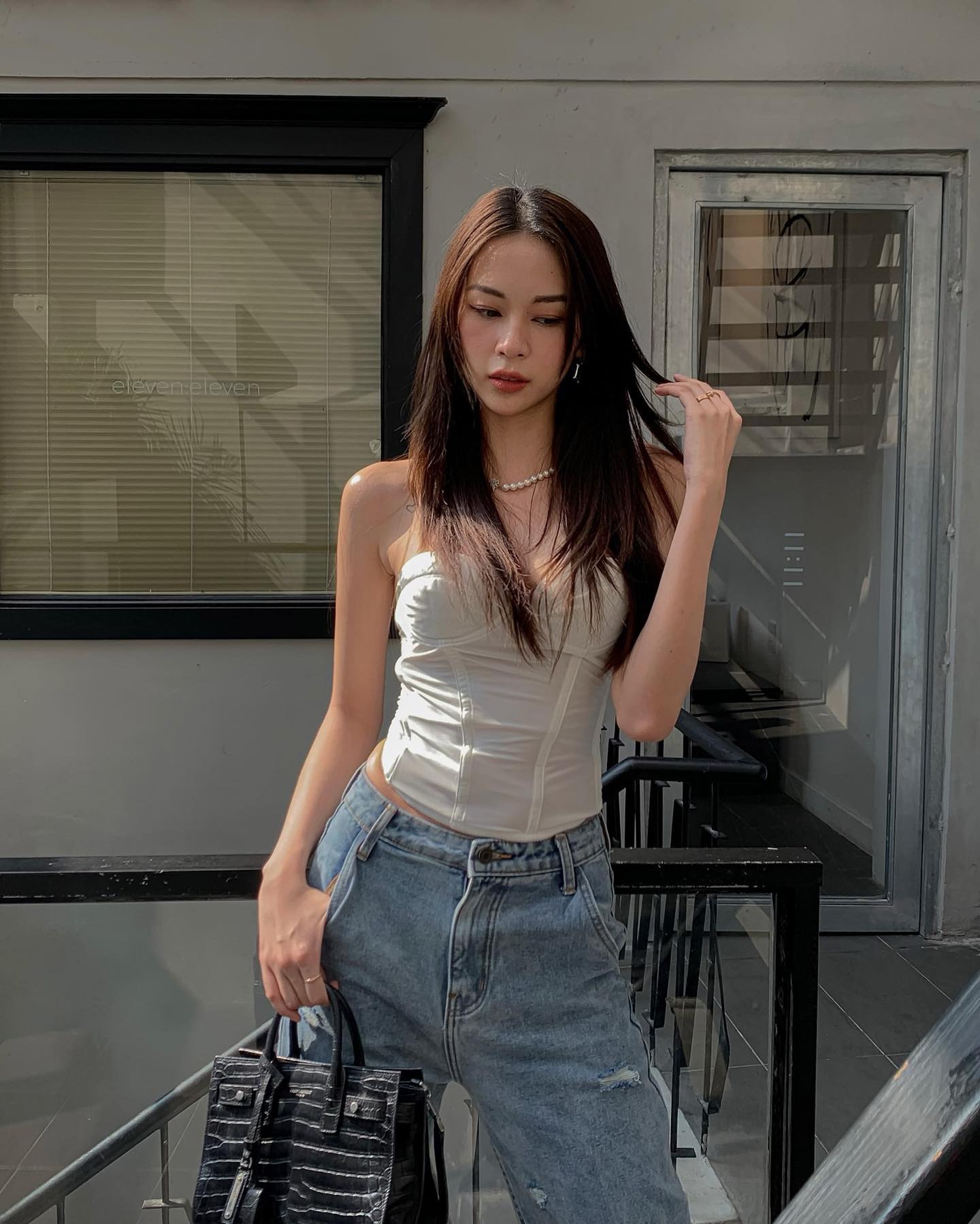 4 mốt t&oacute;c layer vừa trẻ vừa sang, c&aacute;c mỹ nh&acirc;n Việt cắt theo m&atilde;i kh&ocirc;ng biết ch&aacute;n - Ảnh 12.