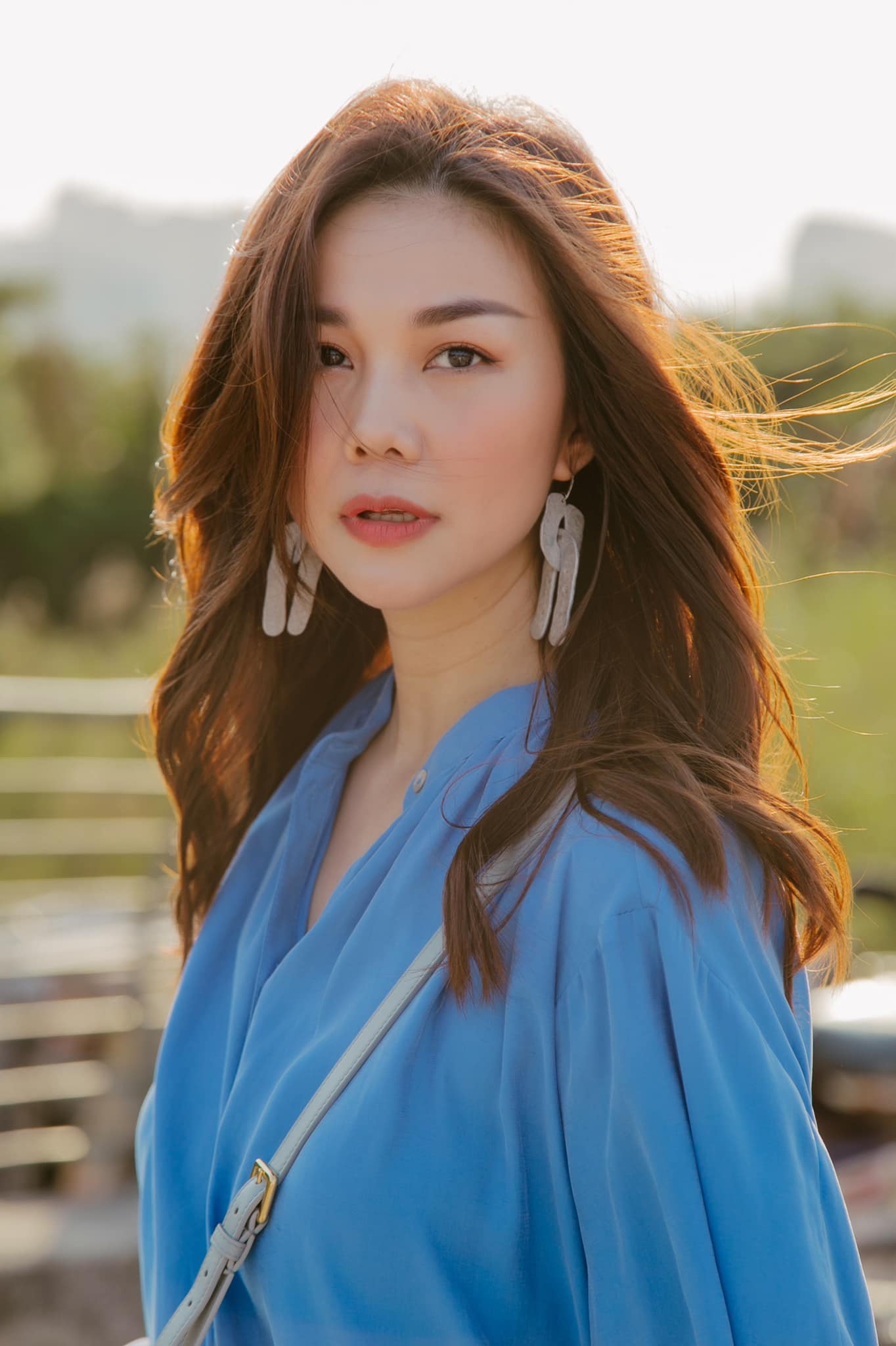 4 mốt t&oacute;c layer vừa trẻ vừa sang, c&aacute;c mỹ nh&acirc;n Việt cắt theo m&atilde;i kh&ocirc;ng biết ch&aacute;n - Ảnh 8.