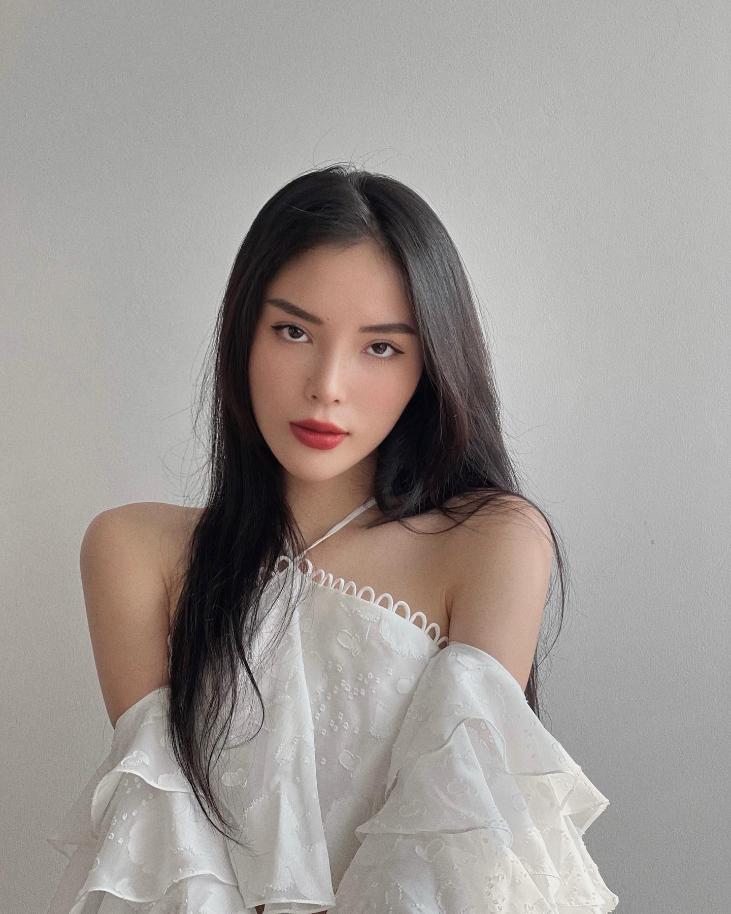 4 mốt t&oacute;c layer vừa trẻ vừa sang, c&aacute;c mỹ nh&acirc;n Việt cắt theo m&atilde;i kh&ocirc;ng biết ch&aacute;n - Ảnh 10.