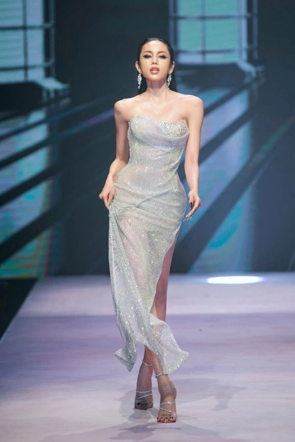 NTK lên tiếng việc á hậu chuyển giới Lương Mỹ Kỳ catwalk lố  2sao