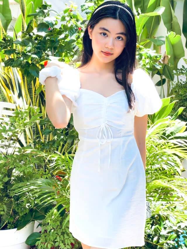 Con gái út MC Quyền Linh càng lớn càng xinh, sắc vóc không thua kém gì cô chị khiến ai nhìn cũng xuýt xoa - Ảnh 5.