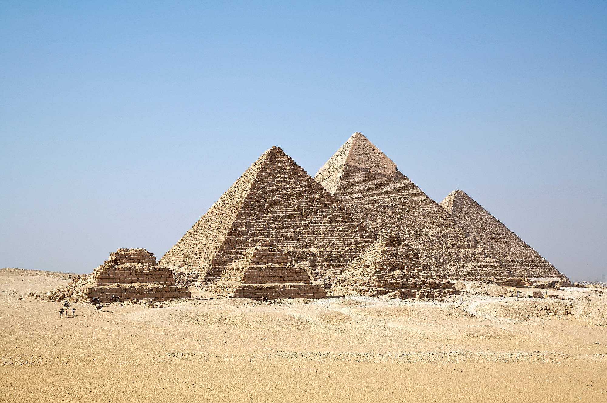 Bí ẩn nghìn năm của 3 kim tự tháp thẳng hàng đến mức hoàn hảo ở Ai Cập đã được giải mã? - Ảnh 3.