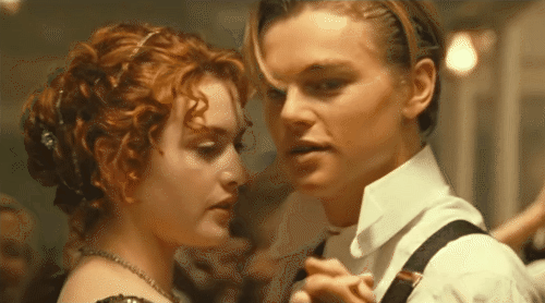 Sao nhí Titanic gây sốc với nhan sắc U30: Mới ngày nào xinh như búp bê,  từng “hẹn hò” Leonardo DiCaprio như nào mà netizen ghen xỉu?