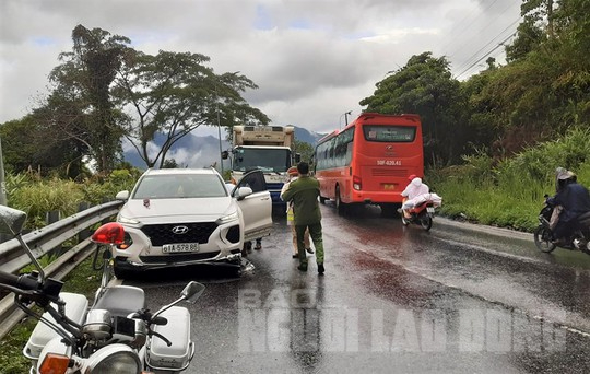 Temporarily arresting the driver who caused a continuous accident that killed 2 women on Bao Loc pass - Photo 1.