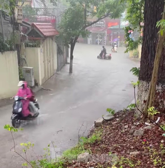 Lạng Sơn: Ngập lụt, sạt lở đất ở nhiều nơi, một người tử vong - Ảnh 4.