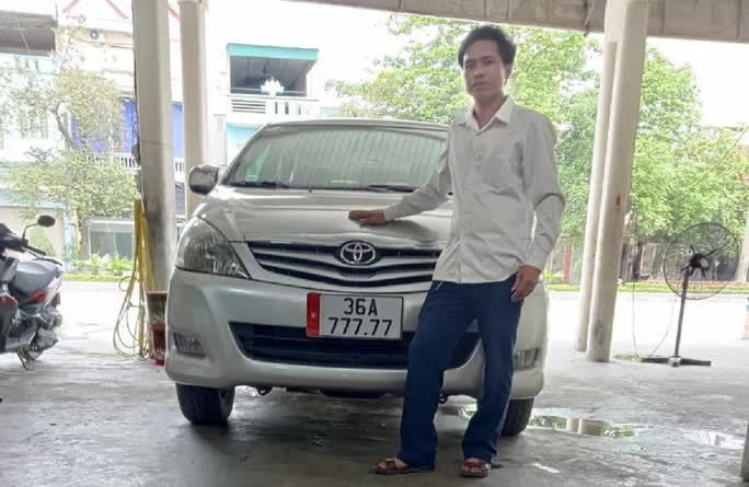 After 1 night wearing VIP number plate 777.77, an old car of 320 million was paid for 700 million dong - Photo 1.