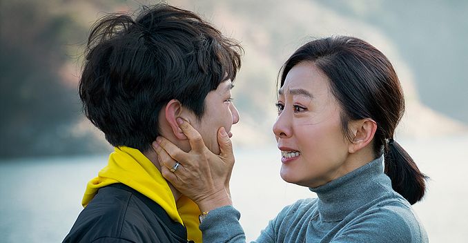 Korean movie queen of adultery: Full marriage with Bill Gates of Korea, U60 is still not afraid to play violent scenes - Photo 2.