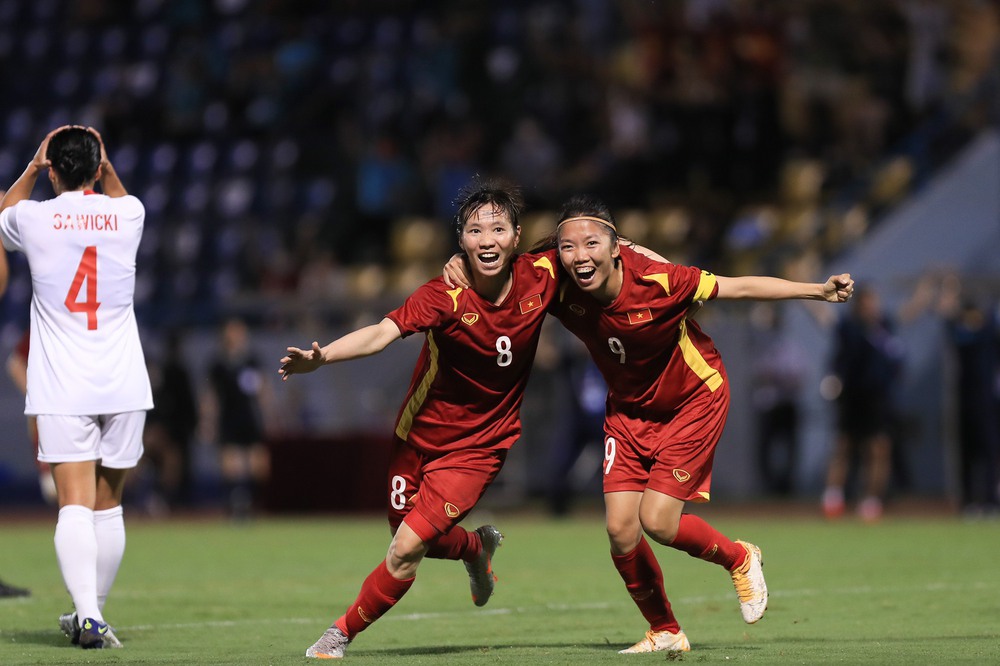 The Vietnamese team came back bravely against the Philippines, placing one foot in the semi-finals - Photo 5.