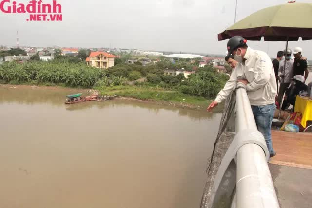 The miserable and difficult situation of the family of a young man in Hai Duong jumps from the Chanh bridge at midnight - Photo 6.