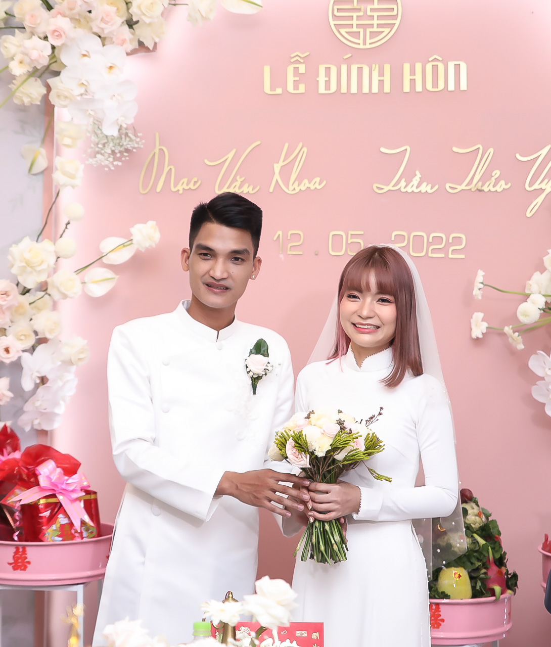 Vợ Mạc Văn Khoa nhận sính lễ khủng trong lễ ăn hỏi, con gái xuất hiện với biểu cảm đáng yêu - Ảnh 17. Vợ Mạc Văn Khoa nhận sính lễ khủng trong lễ ăn hỏi, con gái xuất hiện với biểu cảm đáng yêu - Ảnh 17.