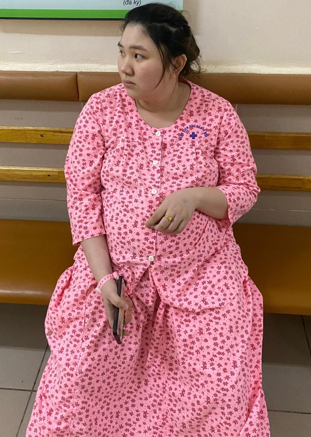 Có bầu nặng 90kg đi không nổi, đẻ xong mẹ bỉm sữa giảm liền 34kg, trẻ đẹp ngỡ ngàng - Ảnh 1. Có bầu nặng 90kg đi không nổi, đẻ xong mẹ bỉm sữa giảm liền 34kg, trẻ đẹp ngỡ ngàng - Ảnh 1.