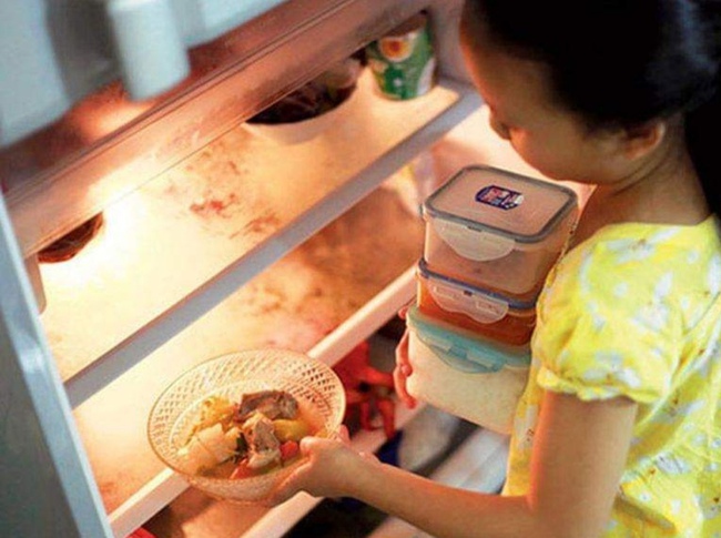 3 types of leftovers produce carcinogens even when stored in the refrigerator - Photo 5.