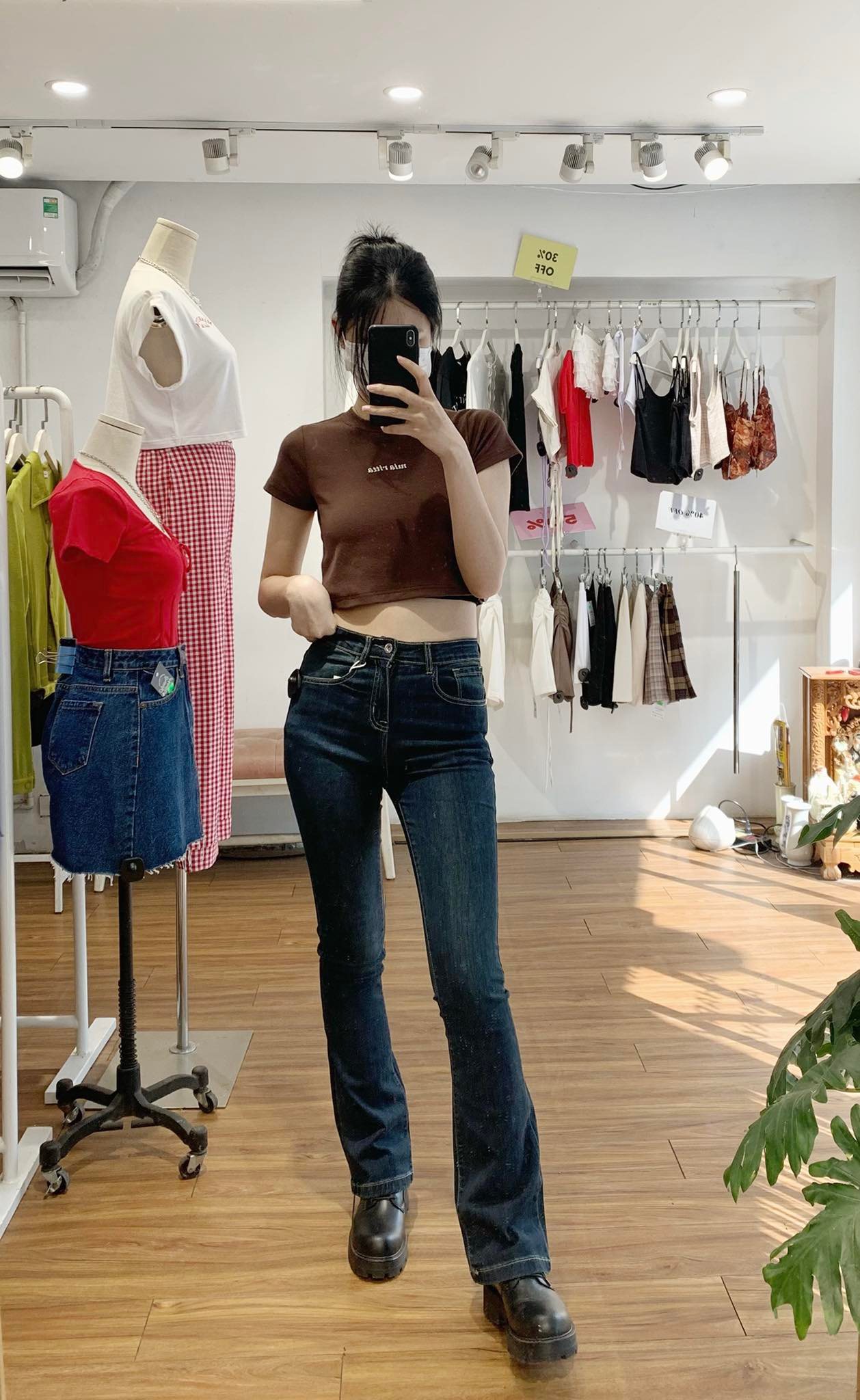 Visiting shops selling jeans in Hanoi, I collected 10 models worth buying: Just pulled my leg and cheated on my super top 3 - Photo 17. Visiting shops selling jeans in Hanoi, I collected 10 models worth buying: Just pulled my leg and cheated on my super top 3 - Photo 17.