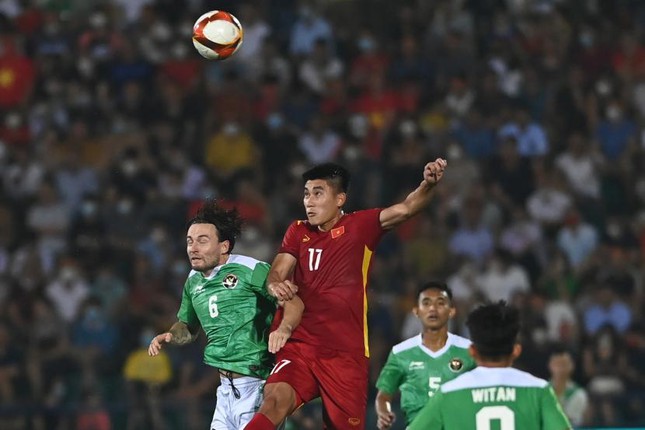 HLV tuyển U23 Indonesia bị báo chí nước nhà chỉ trích - Ảnh 1. HLV tuyển U23 Indonesia bị báo chí nước nhà chỉ trích - Ảnh 1.