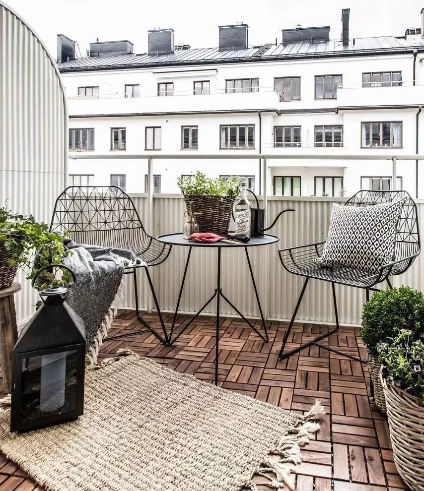 Turn a small balcony into a relaxing corner at home in Scandinavian style - Photo 1.