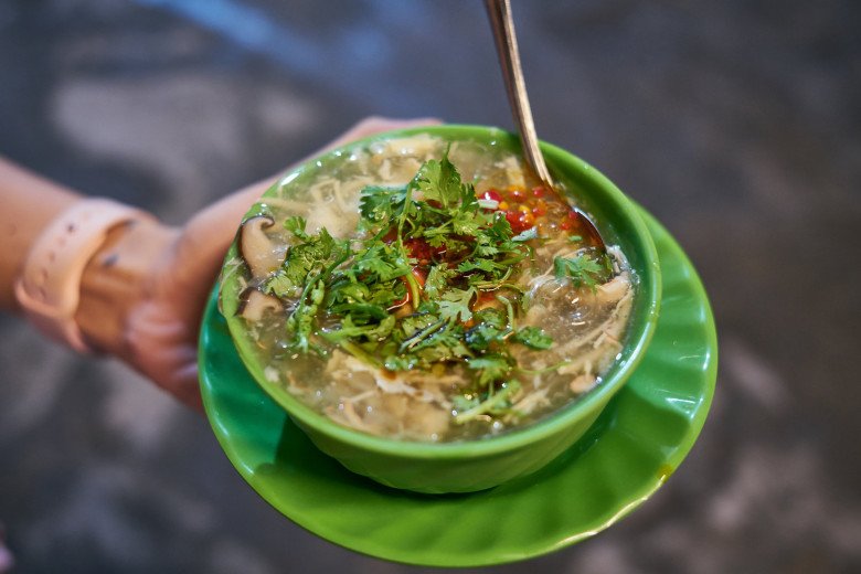 Gourd of crab soup for nearly 30 years in the heart of Saigon is known as the most worth-trying soup - Photo 5.