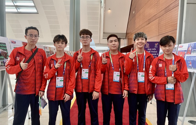 Choáng ngợp với không khí sôi nổi và chuyên nghiệp của Esports trong ngày thi đấu đầu tiên tại SEA Games 31 - Ảnh 14.