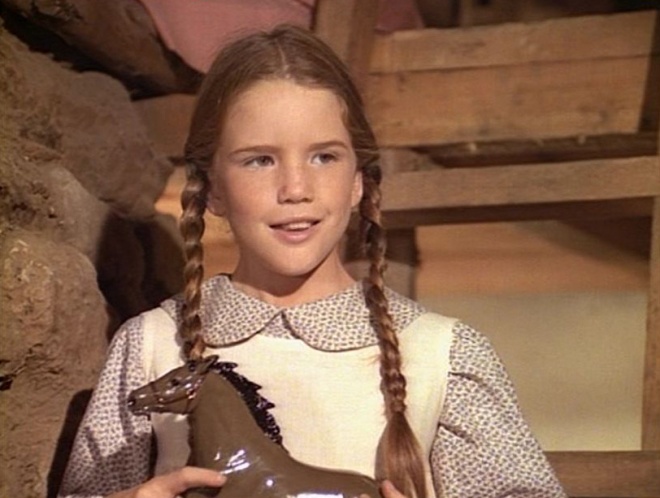 After nearly 50 years, how does the heroine of the movie Little House on the Prairie appear?  - Photo 14.