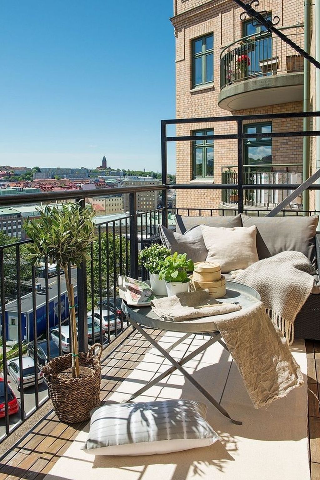 Turn a small balcony into a relaxing corner at home in Scandinavian style - Photo 7.