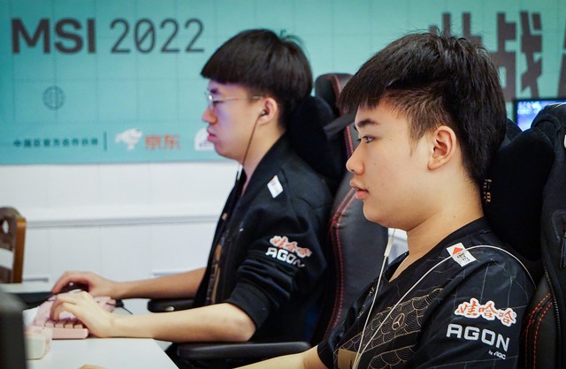 Nói mình bị Riot đối xử bất công ở MSI 2022, RNG gây tranh cãi nảy lửa: Câu đấy phải là của VCS - Ảnh 2.