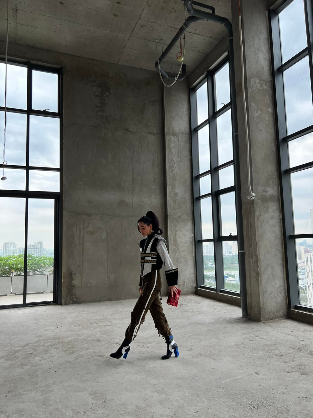 Kh&aacute;nh Linh The Face sau 5 năm Nam tiến: Mỗi năm đi l&agrave;m t&iacute;ch c&oacute;p kiếm một c&aacute;i sổ đỏ - Ảnh 2.